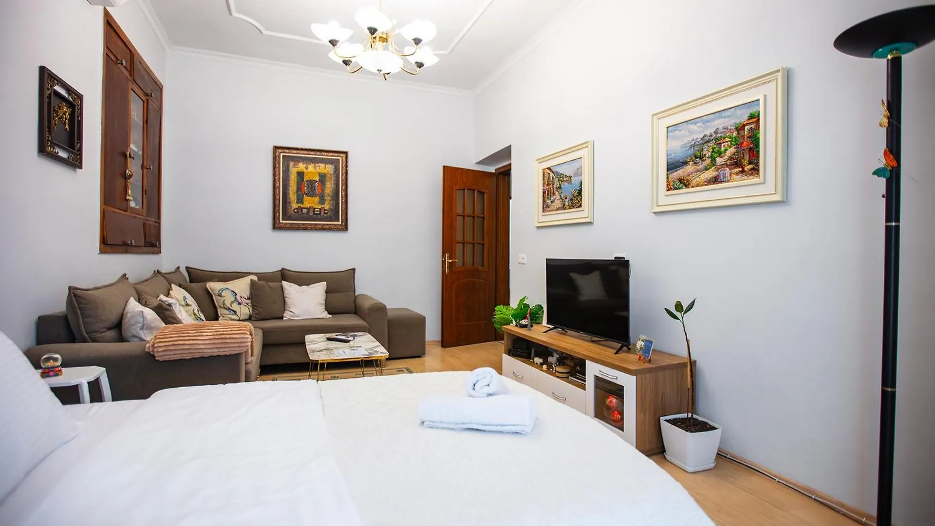 Tirana Center Apartment - Zogu I Boulevard