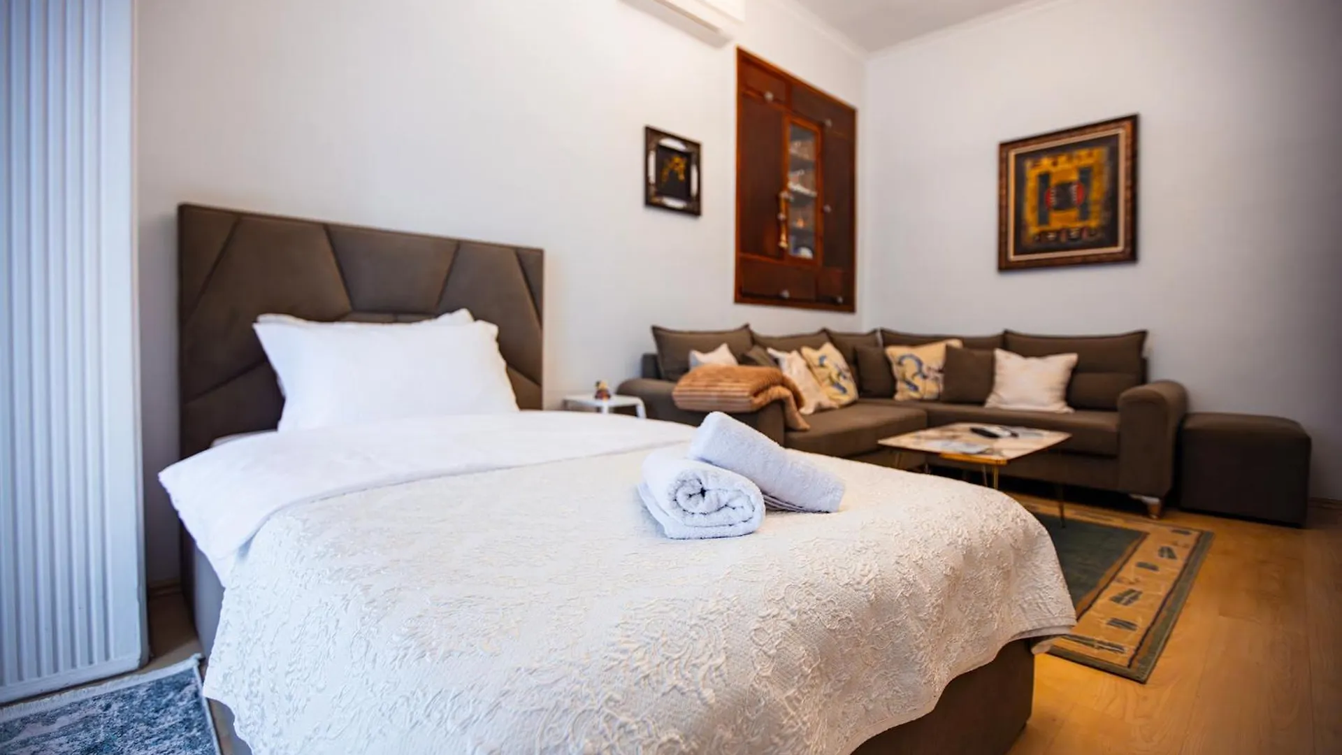 Tirana Center Apartment - Zogu I Boulevard
